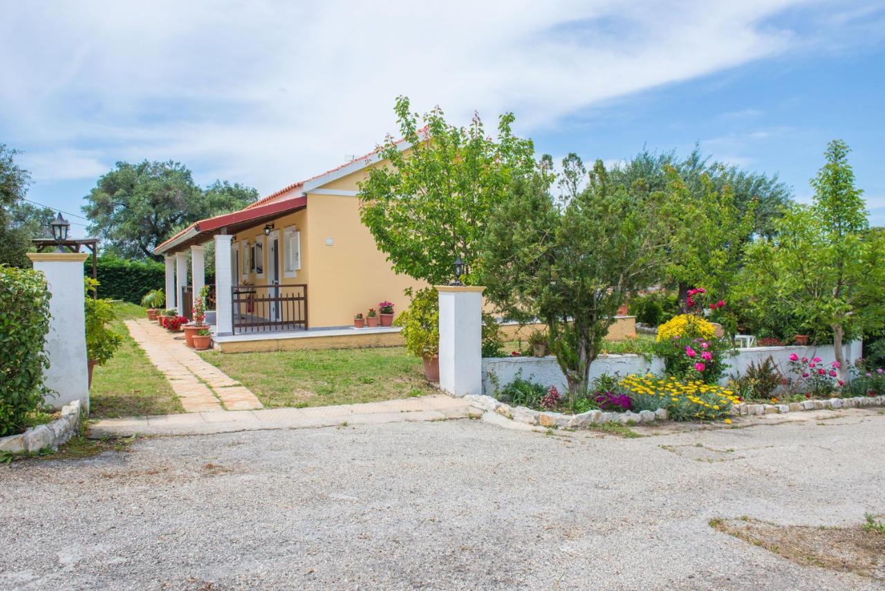 Serenity Studios Arillas  Luaran gambar