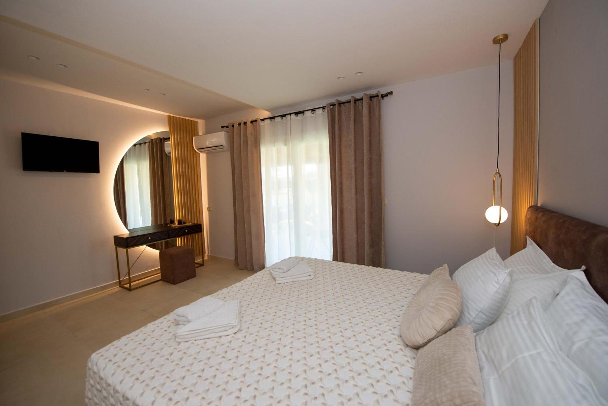 Serenity Studios Arillas  Luaran gambar